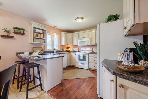 Interior, Kitchen, Pendant Lights, Wood Texture Flooring