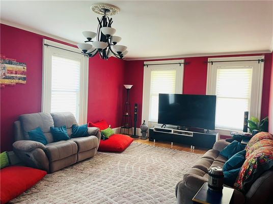 Chandelier, Interior, Living room
