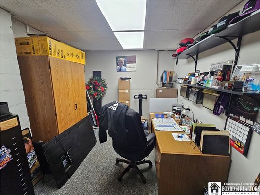 Home Office, Interior