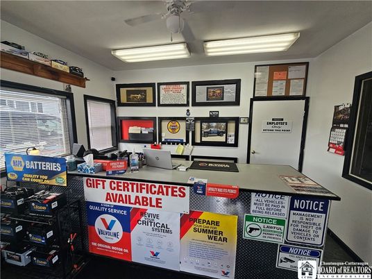 Home Office, Interior