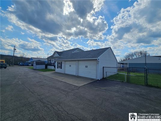 Detached Garage, Exterior