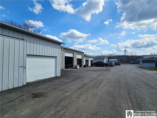 Detached Garage, Exterior