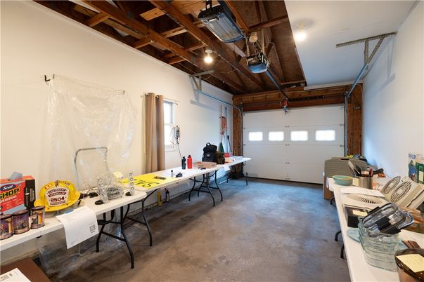Garage, Interior, Wooden Beams