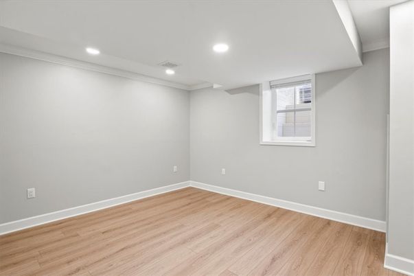 Empty room, Interior, Recessed Lighting, Wood Texture Flooring