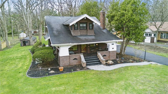Backyard, Exterior, Facade, Cape Cod