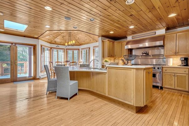 Dining room, Interior, Kitchen, Pendant Lights, Recessed Lighting, Stainless Steel Appliances, Wooden Ceilings, Wood Texture Flooring