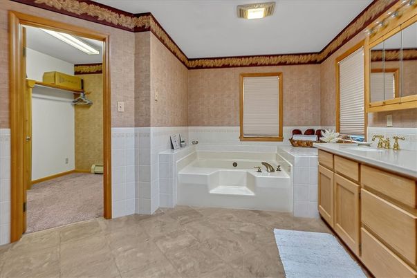 Bathroom, Dual Sink Vanities, Interior