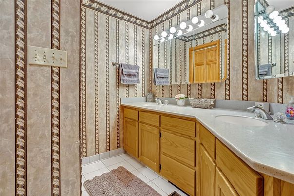 Bathroom, Dual Sink Vanities, Interior