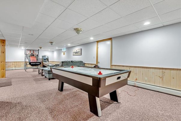 Billiard Table, Game Room, Interior, Recessed Lighting