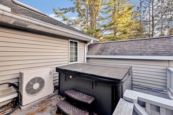 Exterior, Hot Tub