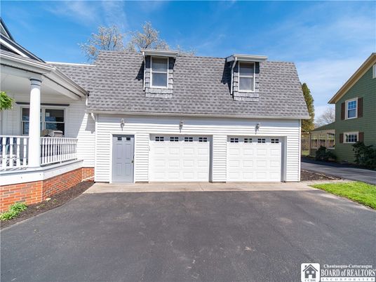 Attached, Exterior, Facade, Cape Cod