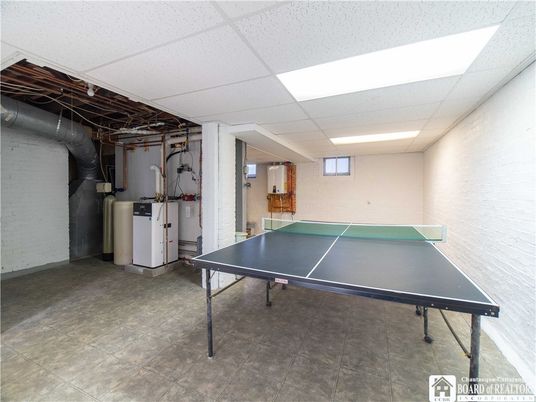 Game Room, Interior, Recessed Lighting