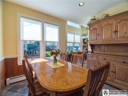 Dining room, Interior, Recessed Lighting