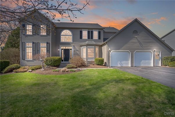 Attached, Exterior, Facade, Farmhouse