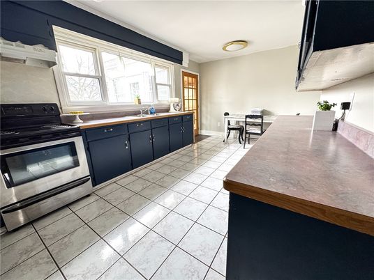 Dining room, Interior, Kitchen, Stainless Steel Appliances