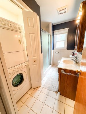 Bathroom, Interior, Utility Closets, Washer