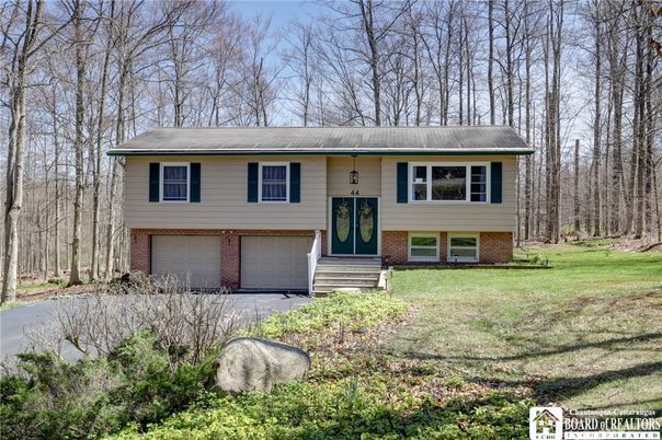 Attached, Exterior, Facade, Brick Facade, Raised Ranch