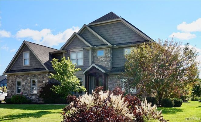 Exterior, Facade, Brick Traditional