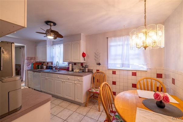 Chandelier, Dining room, Interior, Kitchen