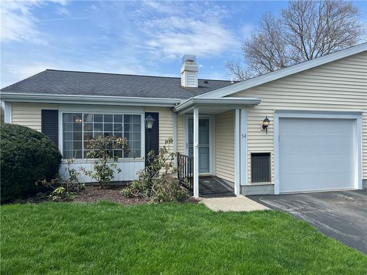 Attached, Exterior, Facade, Ranch