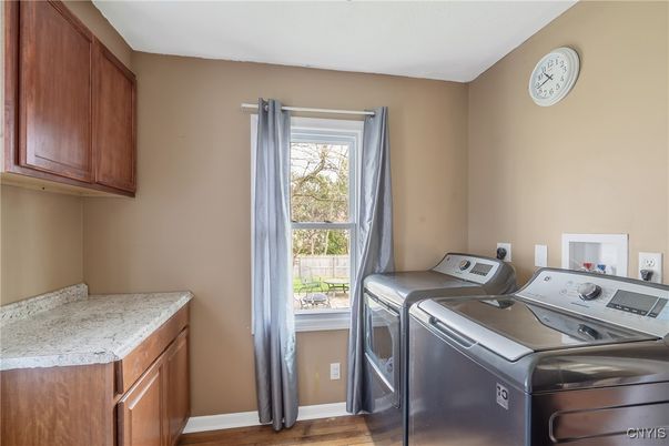 Interior, Washer, Wood Texture Flooring
