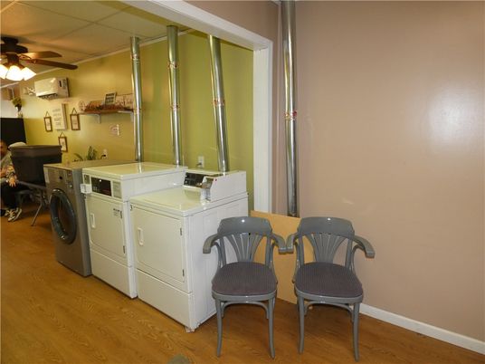 Interior, Washer, Wood Texture Flooring