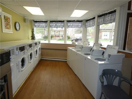 Interior, Washer, Wood Texture Flooring
