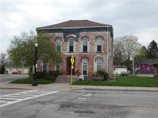 Exterior, Facade, Brick Facade, Georgian