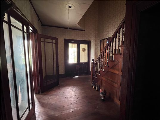 Interior, Pendant Lights, Wood Texture Flooring