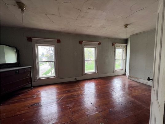 Empty room, Interior, Pendant Lights, Wood Texture Flooring