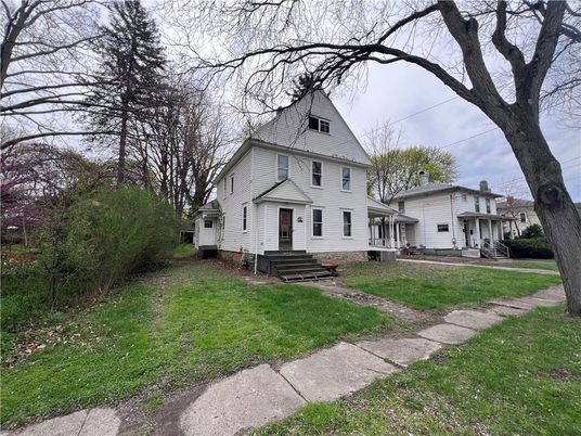Backyard, Exterior, Facade, Queen Anne Victorian