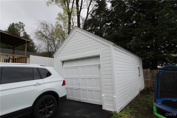 Detached Garage, Exterior