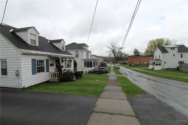 Exterior, Facade, Cape Cod