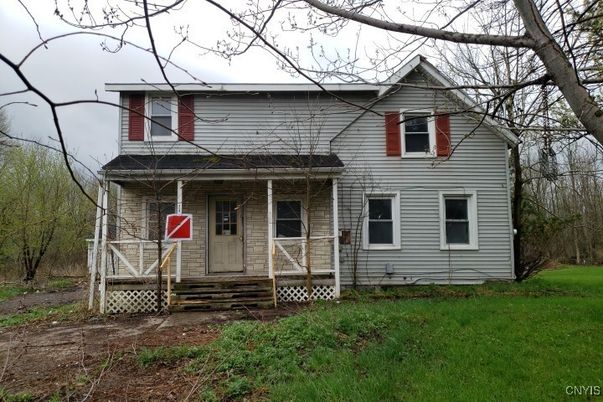 Exterior, Facade, American Foursquare