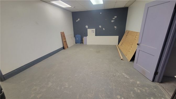 Empty room, Interior, Recessed Lighting
