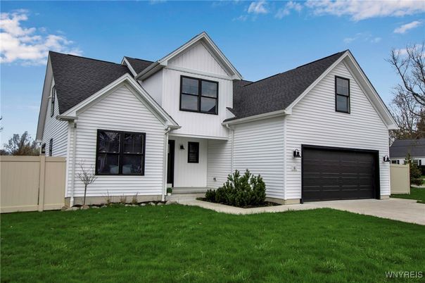 Attached, Exterior, Facade, Farmhouse