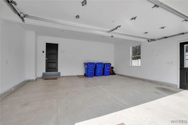 Garage, Interior