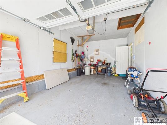 Garage, Interior