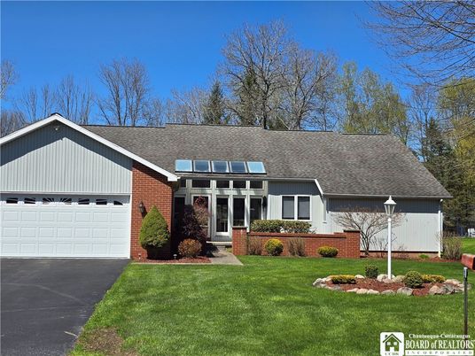 Attached, Exterior, Facade, Brick Facade, Ranch