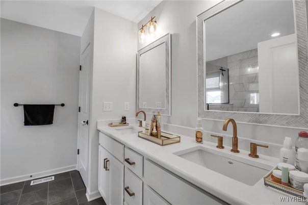 Bathroom, Dual Sink Vanities, Interior, Recessed Lighting