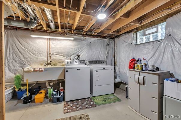 Interior, Washer, Wooden Beams