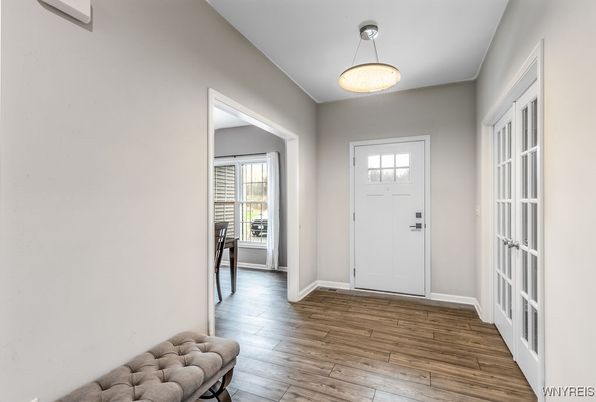 Interior, Pendant Lights, Wood Texture Flooring