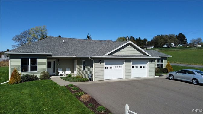 Attached, Exterior, Facade, Ranch