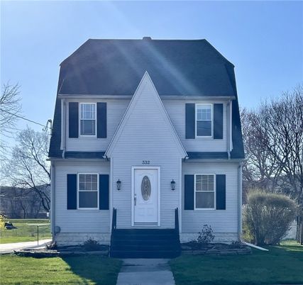 Exterior, Facade, Farmhouse