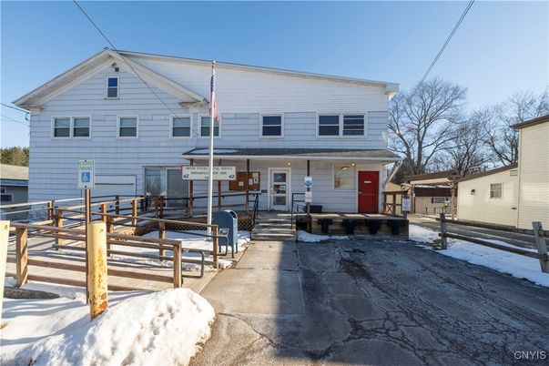 Exterior, Facade, Farmhouse