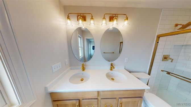 Bathroom, Dual Sink Vanities, Interior