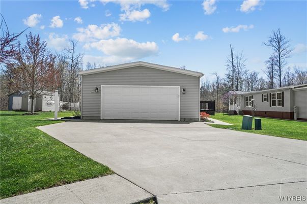 Detached Garage, Exterior