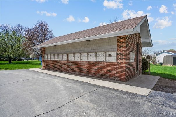 Detached Garage, Exterior