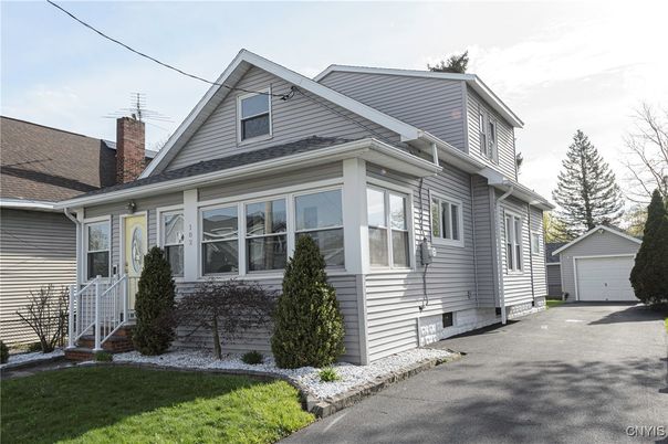 Detached Garage, Exterior