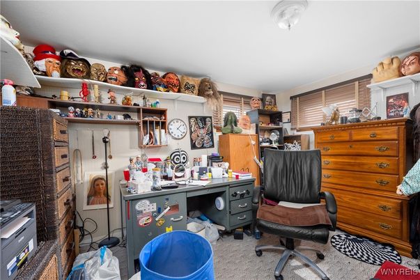 Home Office, Interior